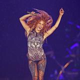 Shakira anima el verano con “Don’t Wait Up”