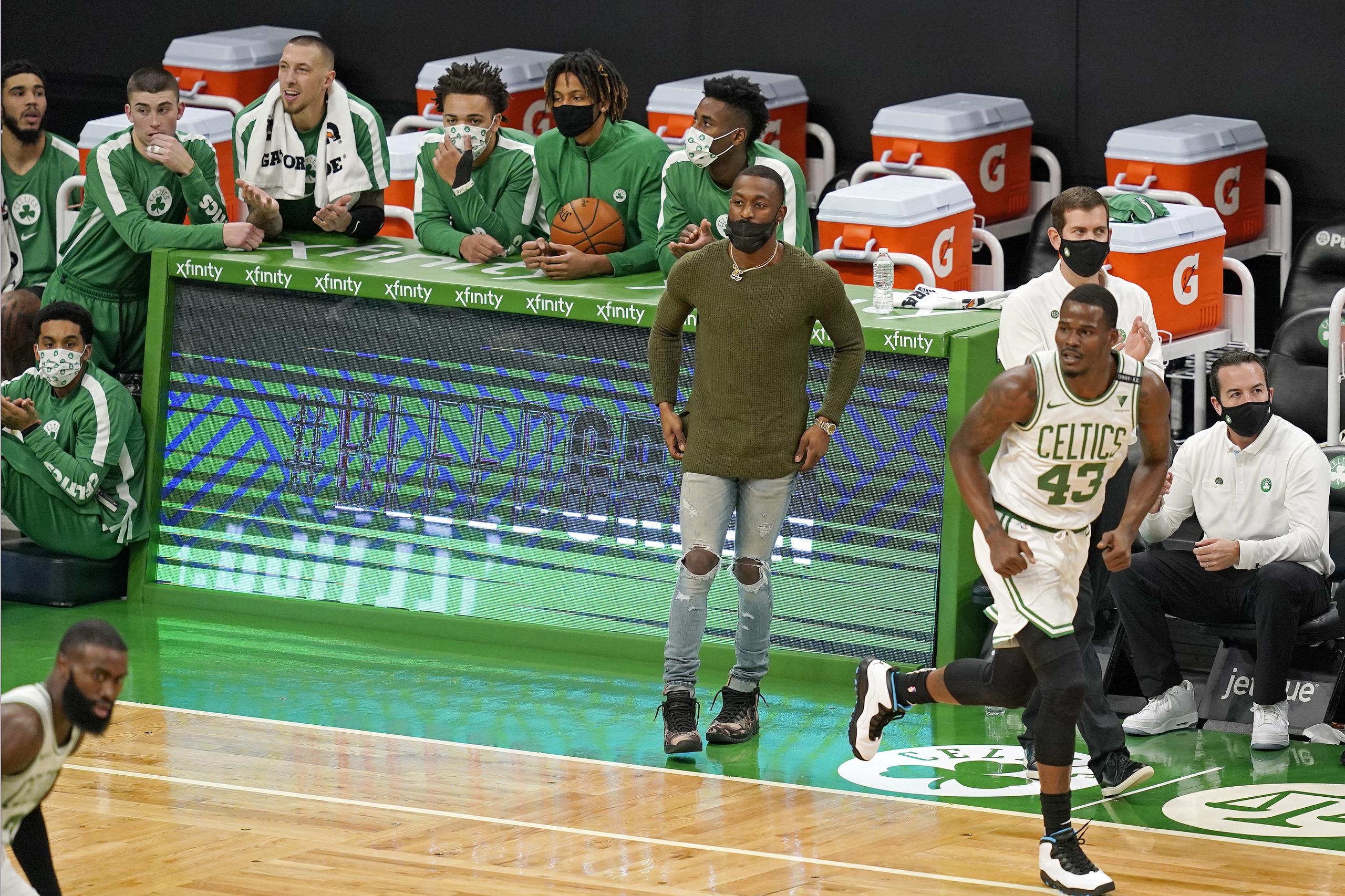 Los Celtics de Boston tienen a ocho jugadores inhabilitados por estar en la lista de COVID-19 de la NBA.