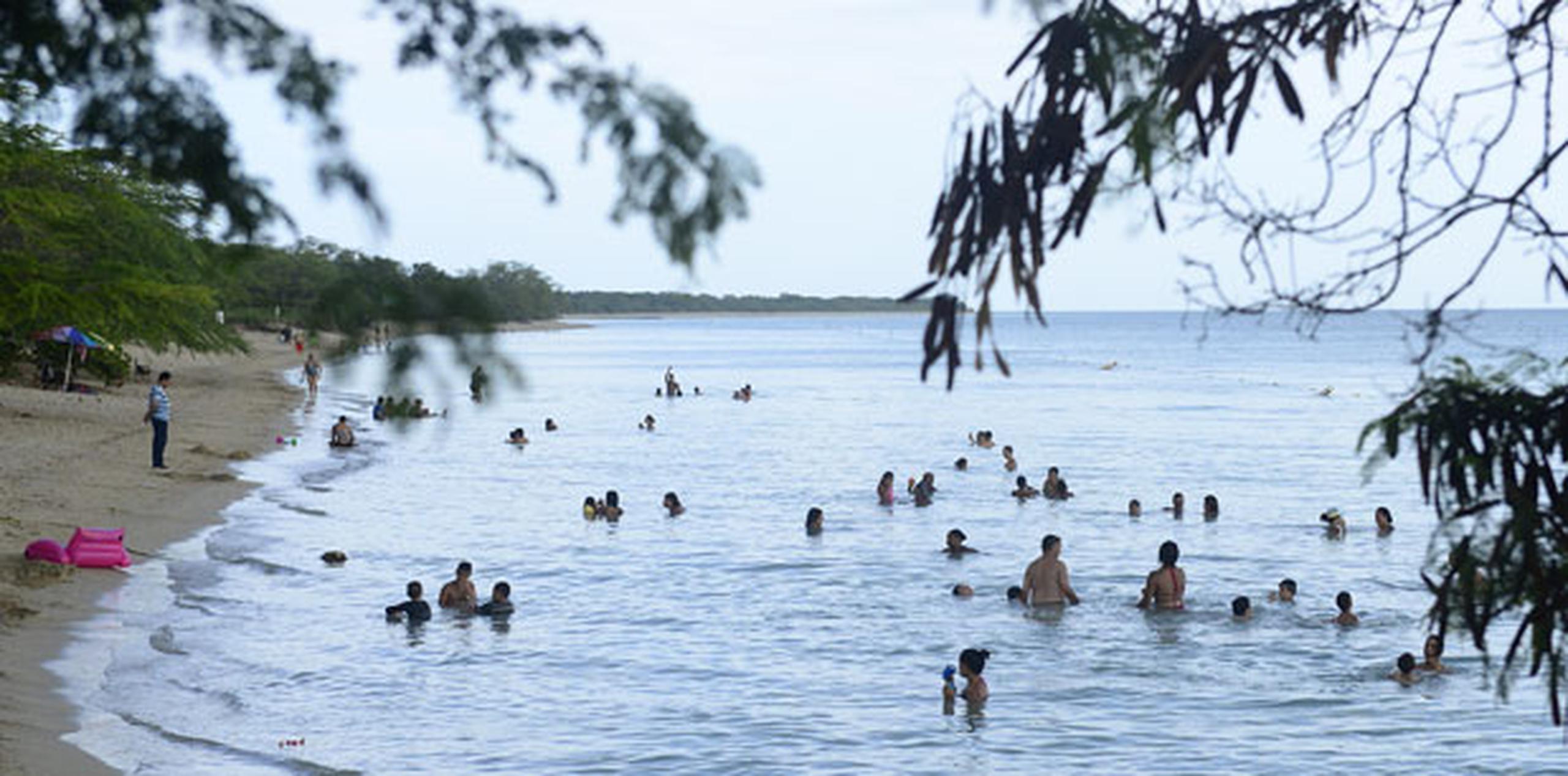 El Área de Calidad de Agua determinó que las playas que exceden los parámetros son el balneario Nolo Morales (Sardinera), en Dorado; Tropical Beach, en Naguabo; Mojacasabe, en Cabo Rojo; Combate, en Cabo Rojo; el Balneario de Patillas, así como Alambique, en Carolina. (Archivo)