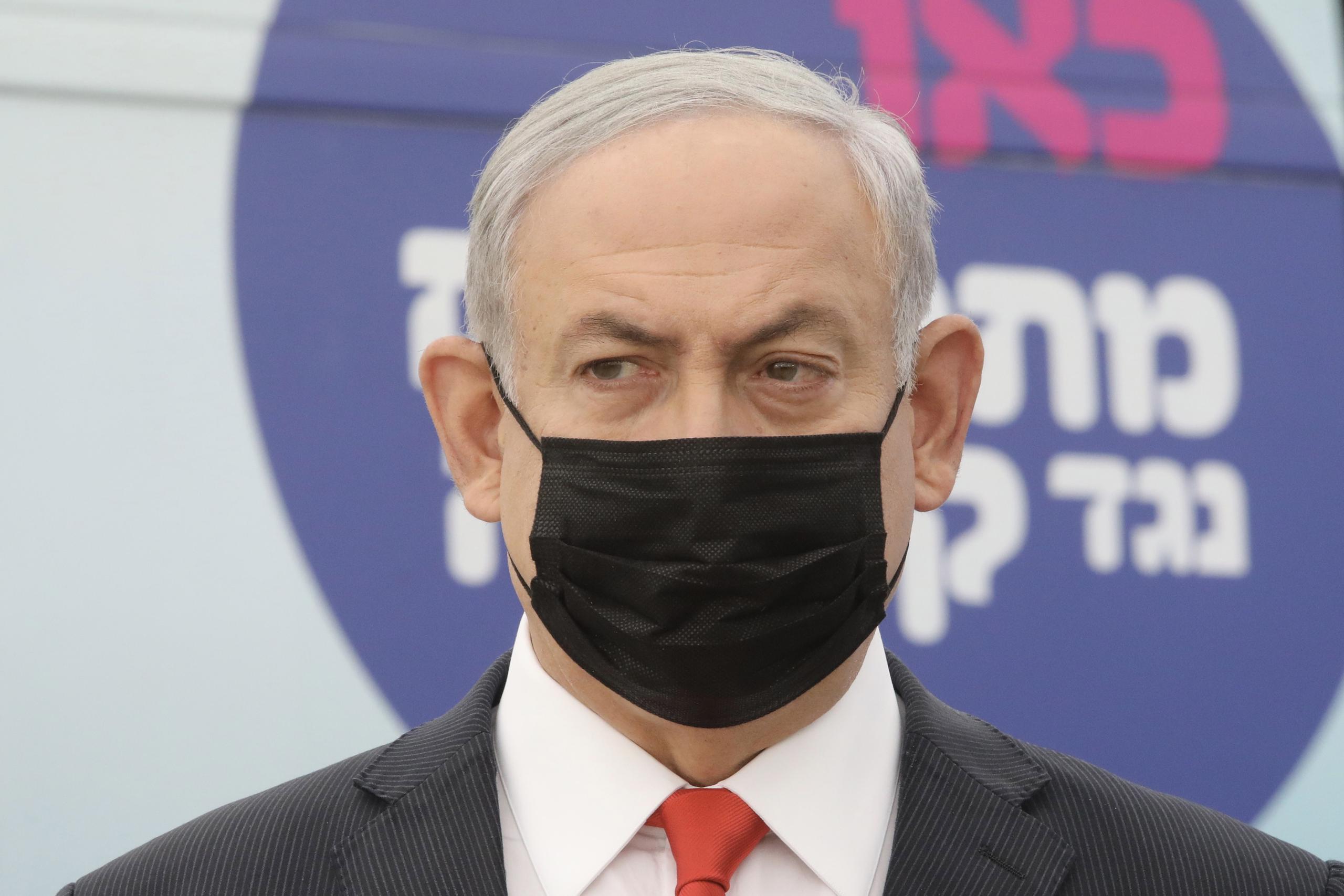 El cierre -que disminuirá en gran medida los vuelos hacia el Aeropuerto Ben Gurión de Tel Aviv- se aprobó por el Gabinete de Ministros, que fue convocado hoy de urgencia a petición del primer ministro, Benjamín Netanyahu.