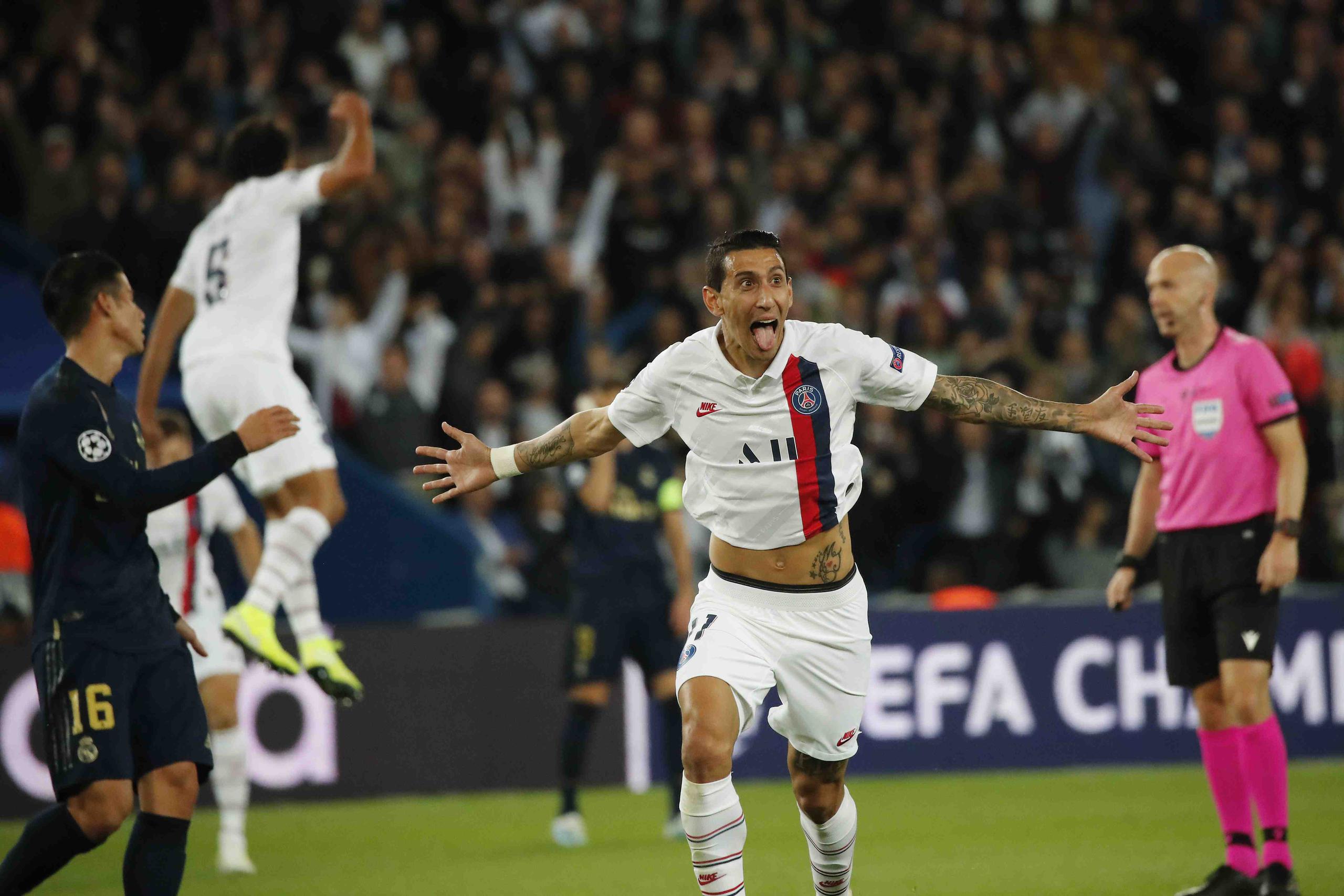 Angel Di María celebra uno de sus goles contra su exequipo. (AP)