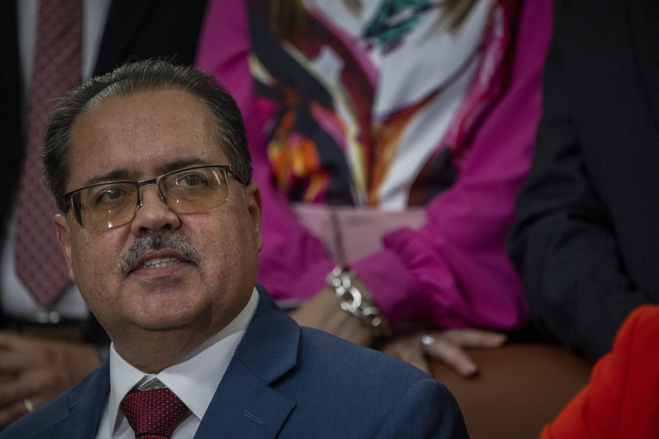 José Luis Dalmau Santiago sostuvo que la medida no pudo ser llevada a votación hoy porque todavía faltan las firmas de los legisladores que integran los comités de conferencias de Cámara y Senado.