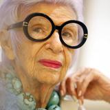 Iris Apfel, ícono de la moda, muere a los 102 años