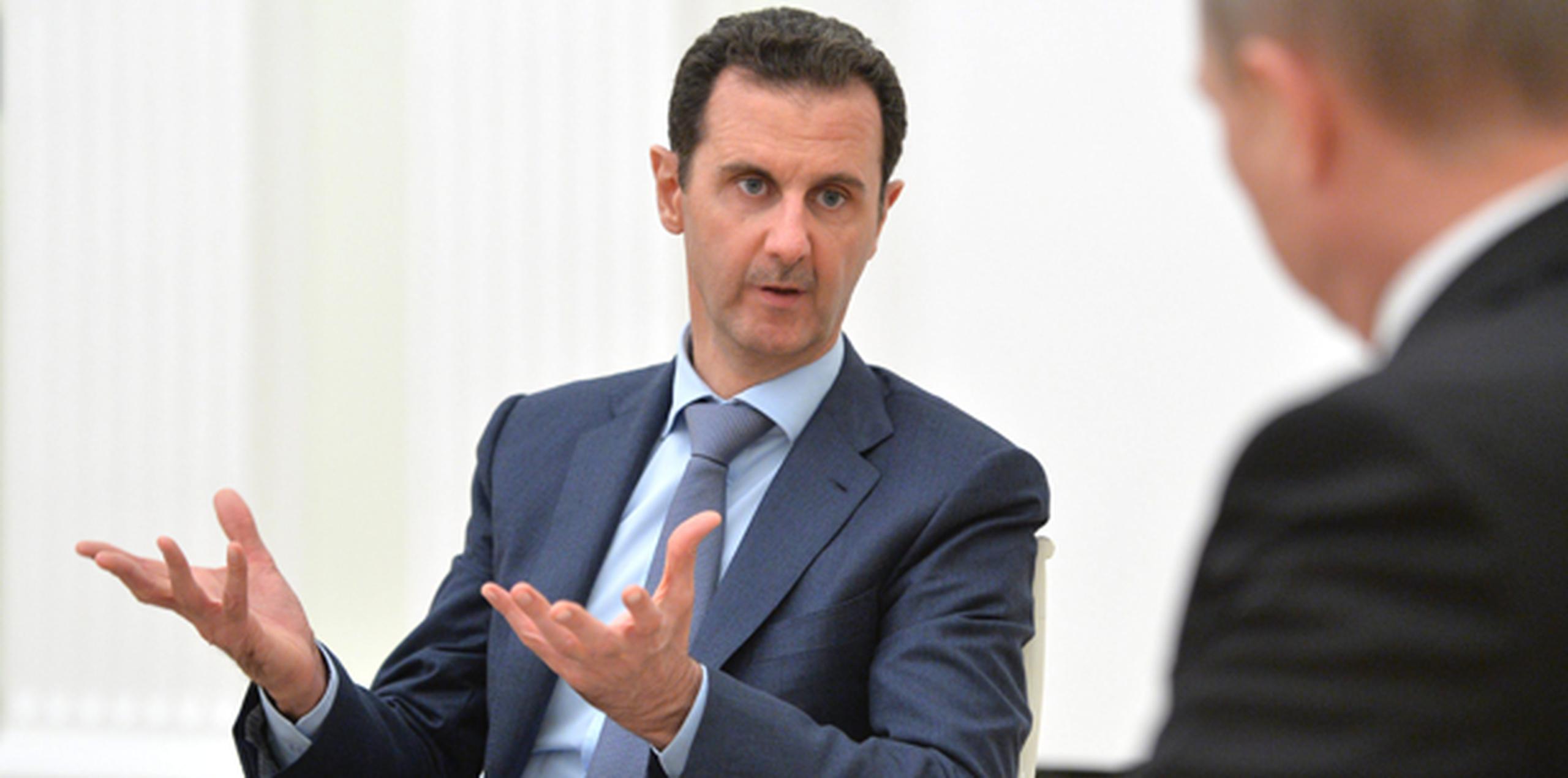 "La política equivocada de los Estados occidentales, particularmente Francia, hacia los acontecimientos de la región (de Oriente Medio), y el apoyo de un número de sus aliados a los terroristas son razones que están detrás de la expansión del terrorismo", señaló Al Asad (Archivo)