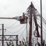 Cámara aprueba que municipios participen en reconexión del sistema eléctrico