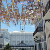 Campanas de esperanza forman parte de la nueva decoración de la calle Fortaleza