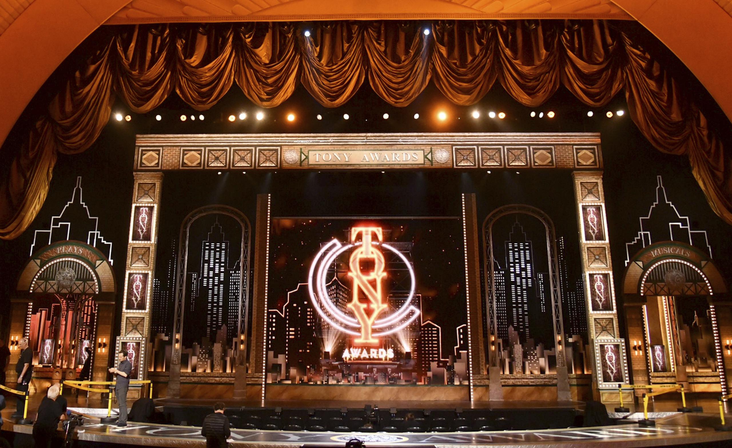 Broadway bajó el telón el 12 de marzo, quedando fuera obras y musicales que se estaban presentando, y también frustrando los próximos estrenos de 16 espectáculos.