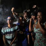 Rap y desfiles en las favelas de Río de Janeiro marcan regreso gradual a la normalidad