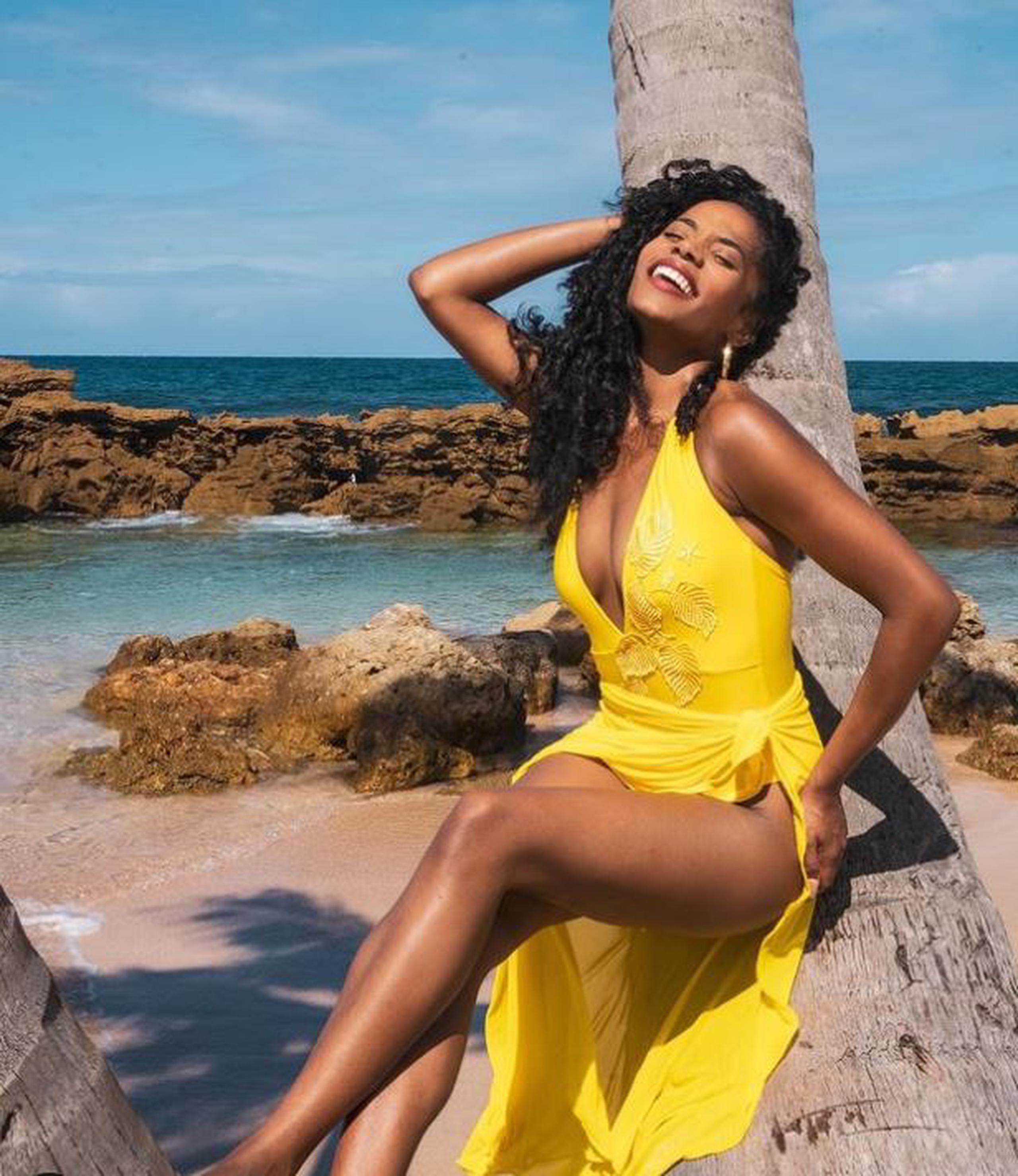 Toni-Ann Singh, Miss World 2019, en una de las playas de la isla.