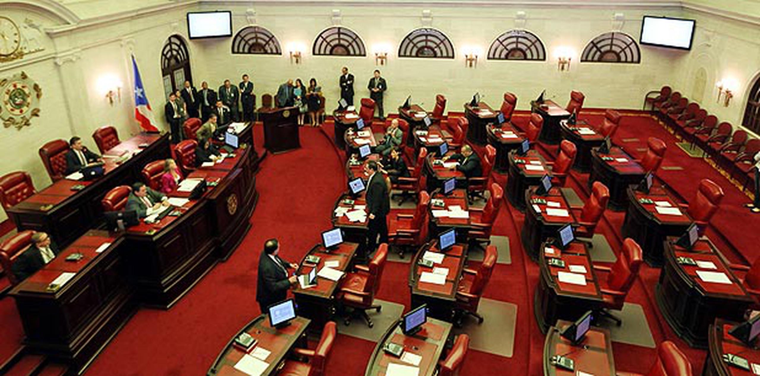 La medida del representante por Carolina, Ángel Matos García, se verá en la sesión del Senado hoy. (Archivo)