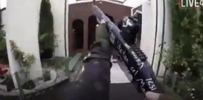 Atacante de mezquita publicó violento mensaje antes del tiroteo