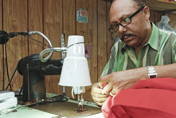 Un sastre de sotanas - Primera Hora