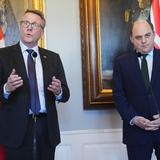 Dinamarca y Reino Unido firman un acuerdo para estrechar su cooperación en Defensa 