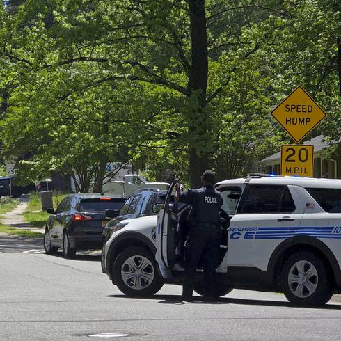 Tiroteo deja tres policías muertos y cinco heridos en Carolina del Norte