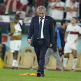 Portugal despide al técnico Fernando Santos tras la actuación en Qatar