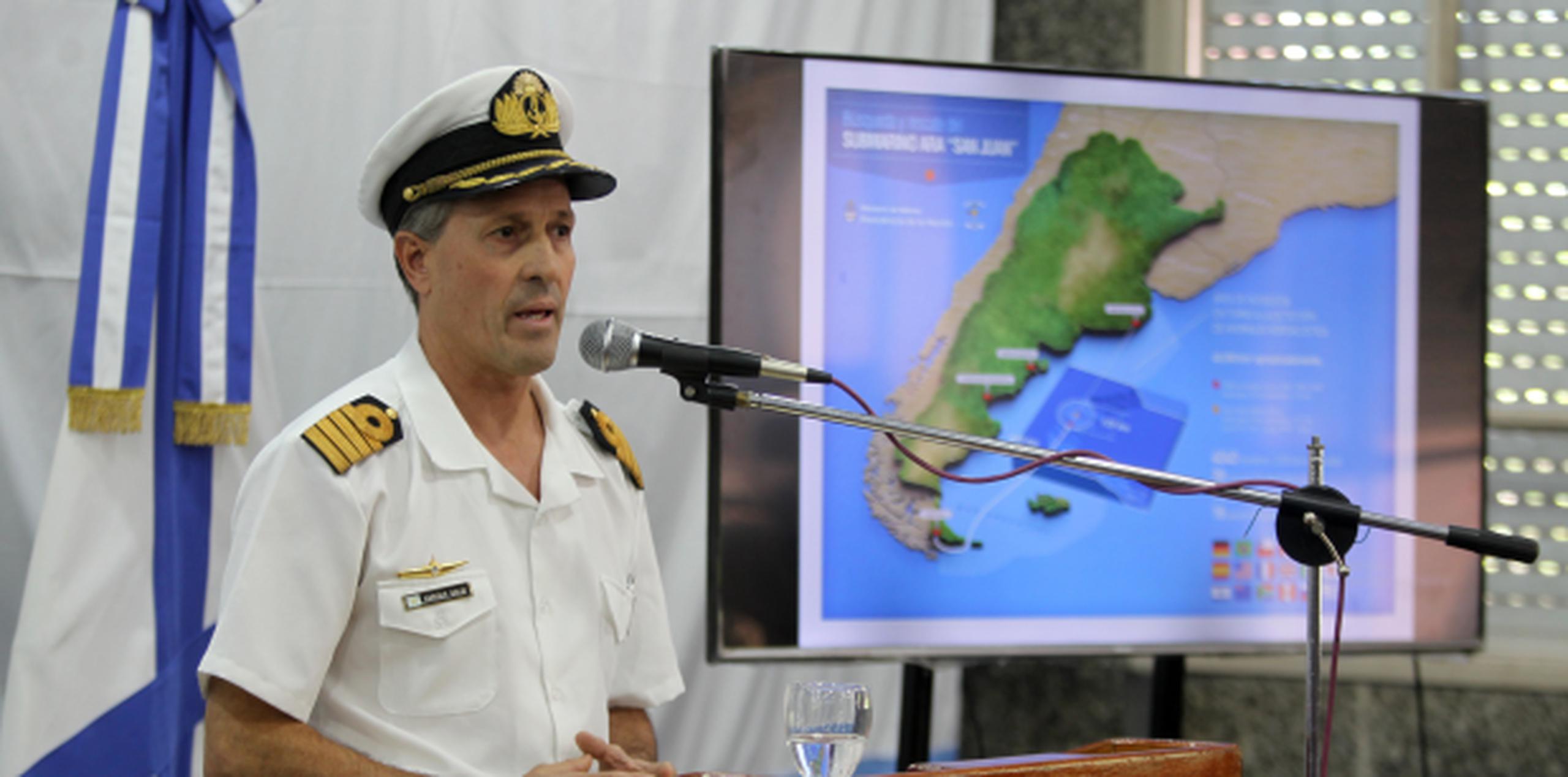 Capitán Enrique Balbi, portavoz de la Armada argentina. (EFE / Carlota Ciudad)