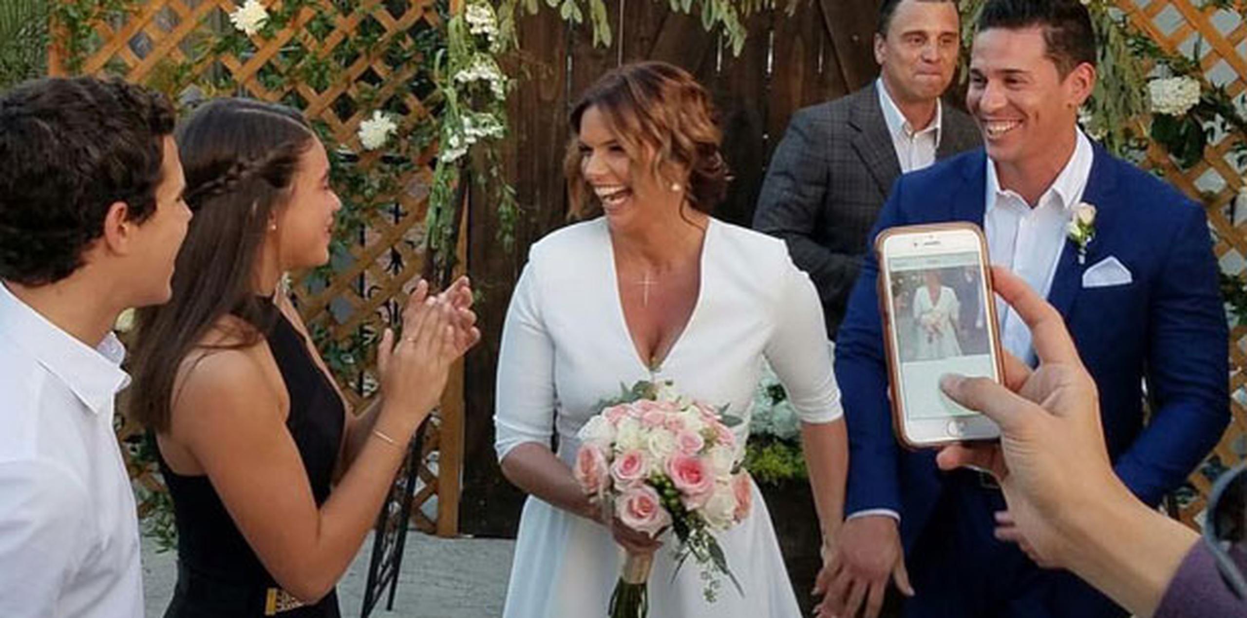 Díaz y Carlos Delgado se casaron en una íntima ceremonia civil, a la que fueron invitados sus familiares y amigos más cercanos.