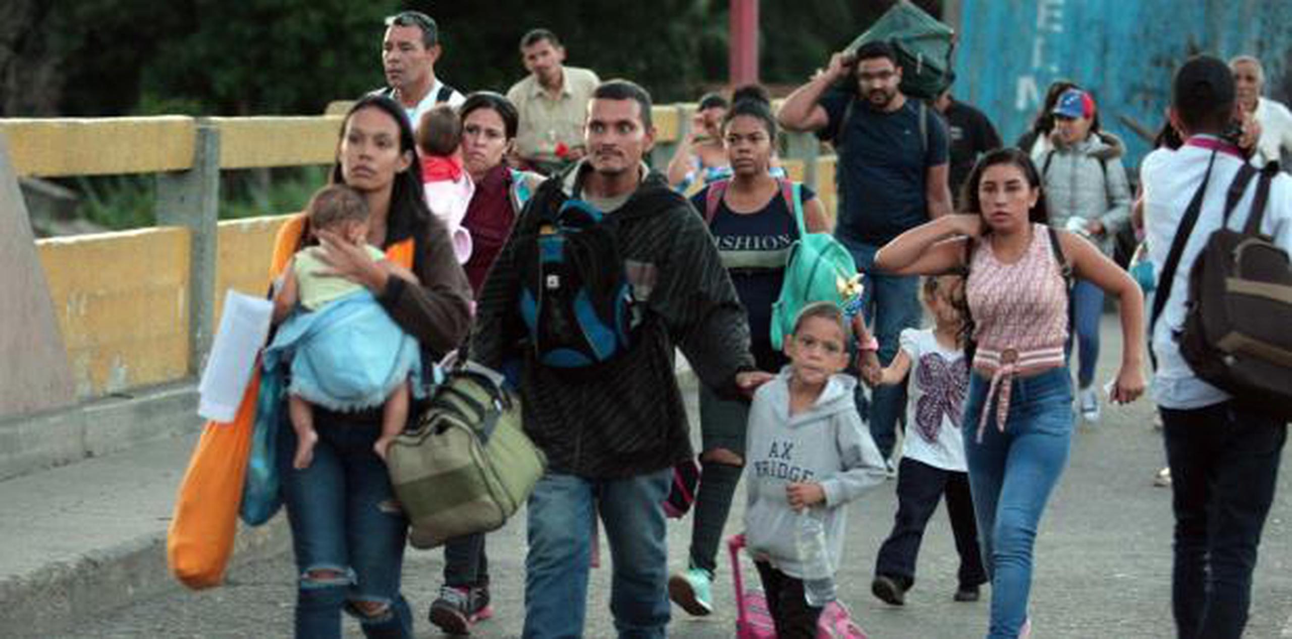 ACNUR dijo el viernes que 4 millones de venezolanos, casi el 15% de la población, han abandonado el país. (AP)