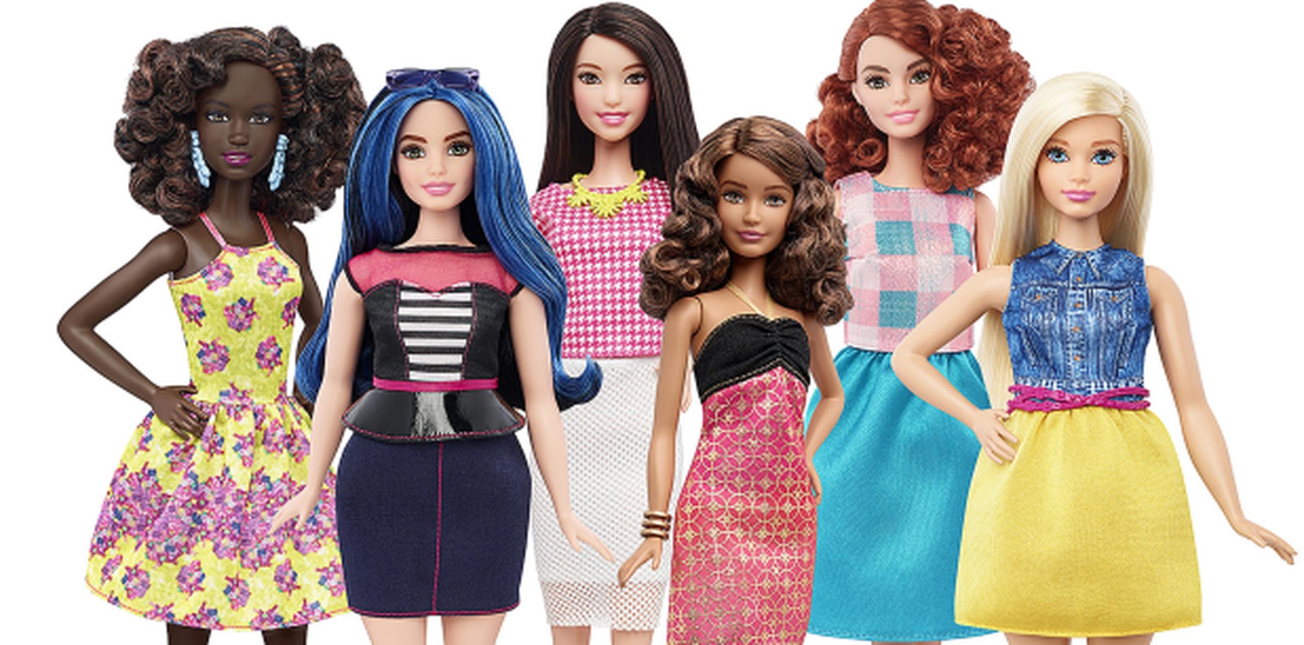 Según el fabricante de Barbie, las nuevas muñecas reflejo el mundo que las niñas ven a su alrededor y permite a las niñas elegir la muñeca con la que más se identifican. (EFE/Mattel)
