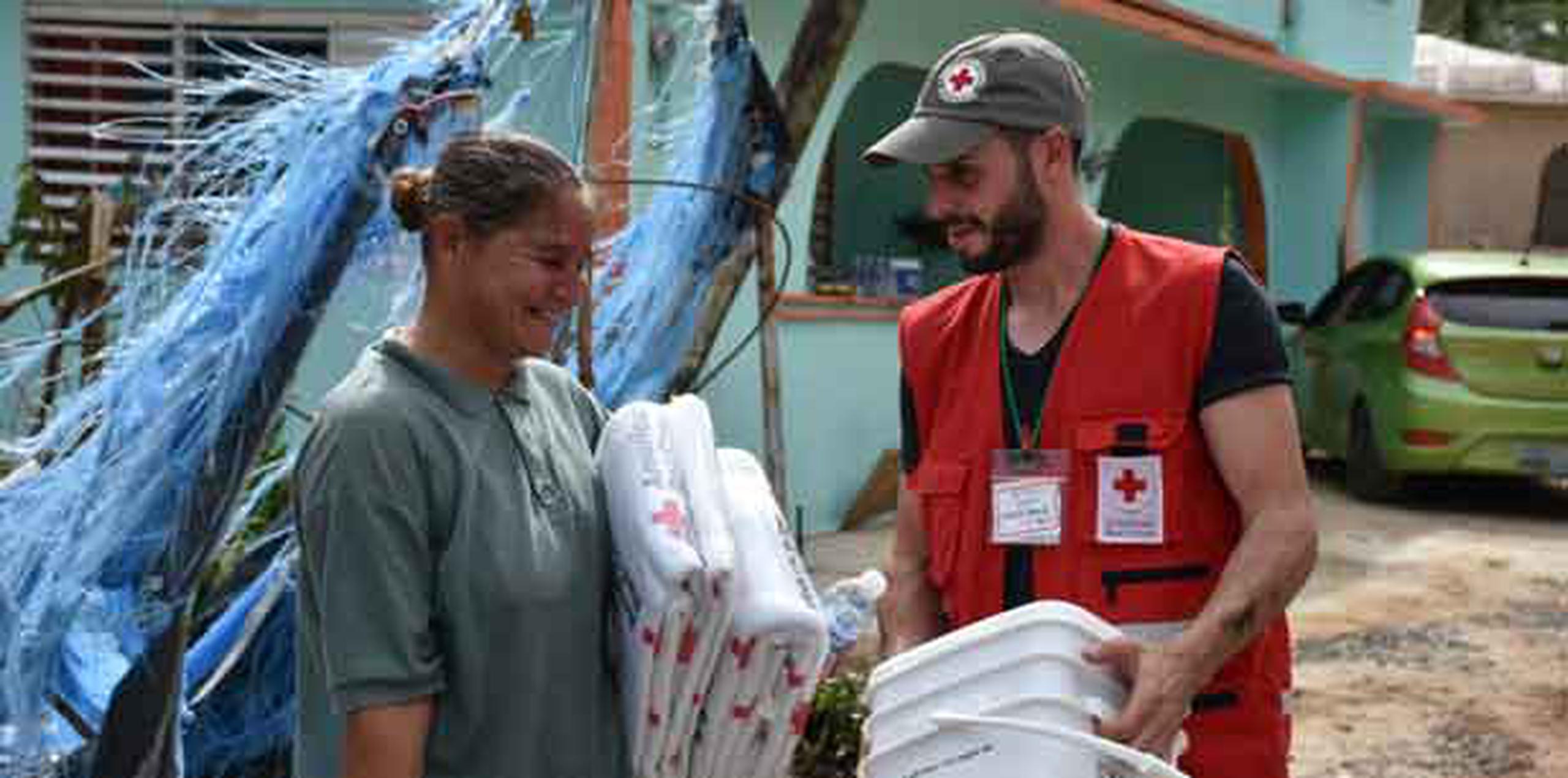 Se informó que durante las visitas realizadas a las comunidades afectadas, los voluntarios han recopilado información sobre los familiares para contactar a sus seres queridos y dejarles saber sobre su bienestar. (Suministrada)