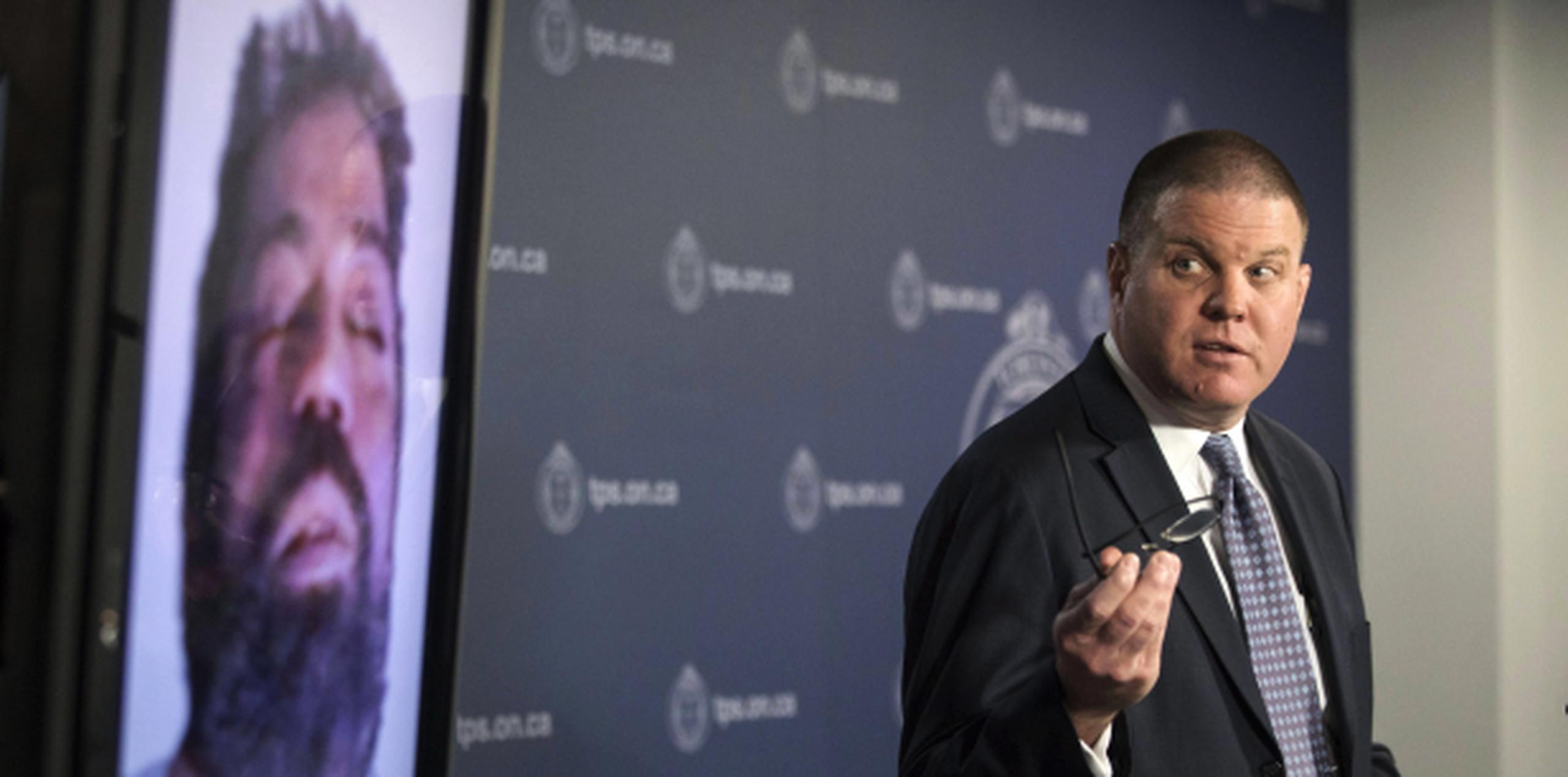 El sargento Hank Idsinga, investigador principal del caso contra el presunto asesino en serie Bruce McArthur, durante una conferencia de prensa en la sede de la policía en Toronto, Canadá. (AP)