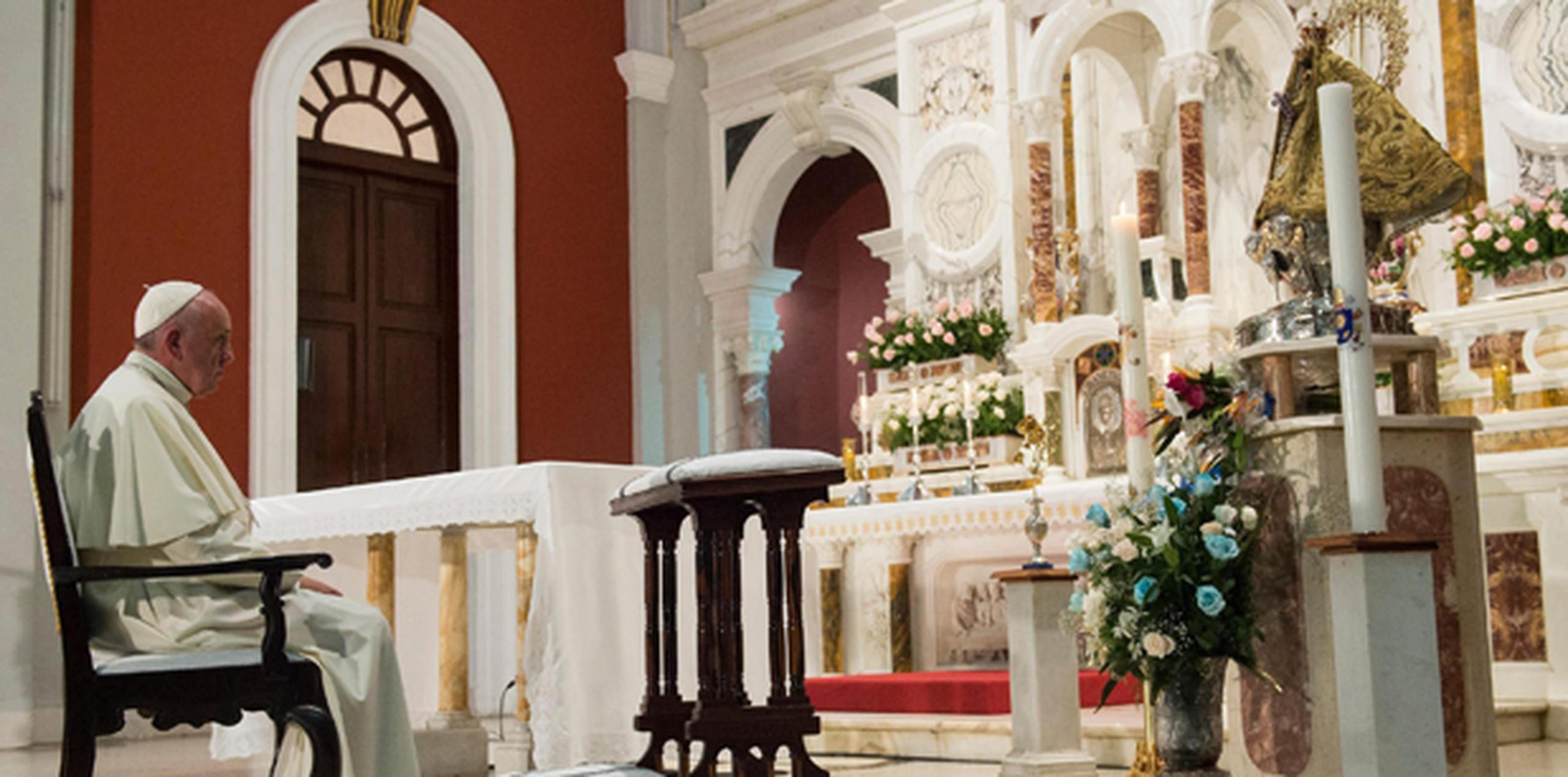 El pontífice oficiará su tercera y última misa en la Basílica del santuario a la virgen y sostendrá un encuentro con familias antes de viajar a Estados Unidos. (EFE)