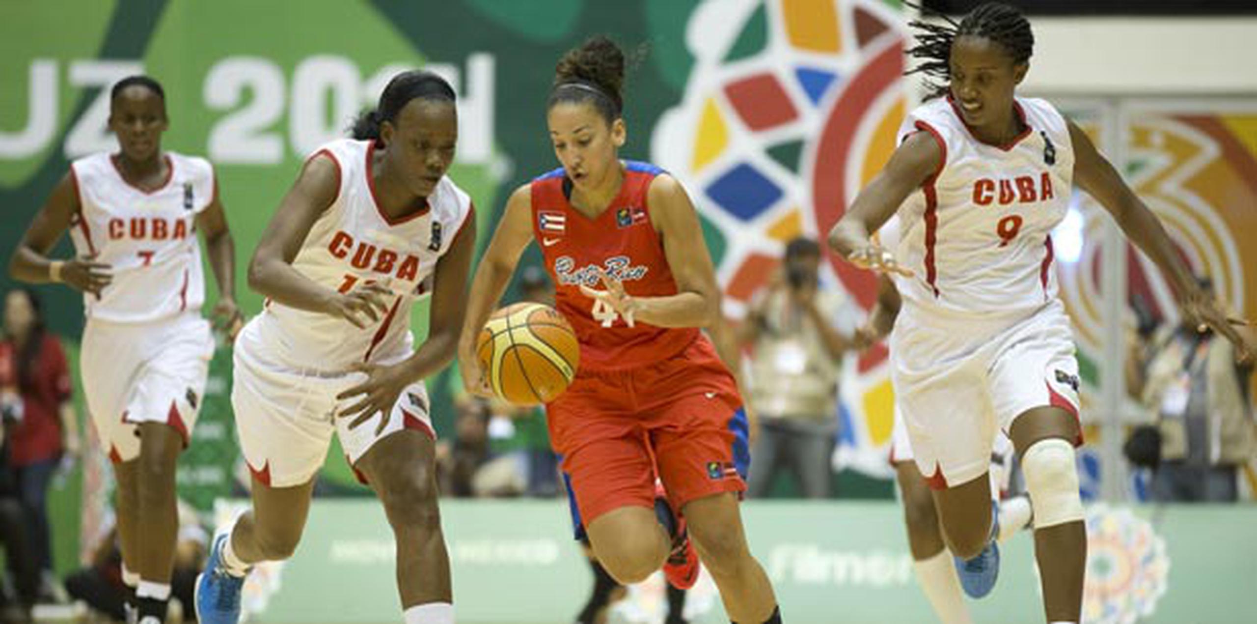 Cuba derrotó a Puerto Rico, 81-67, para ganar la medalla de oro del básquet femenino en los XXII Juegos Centroamericanos y del Caribe. (tonito.zayas@gfrmedia.com)