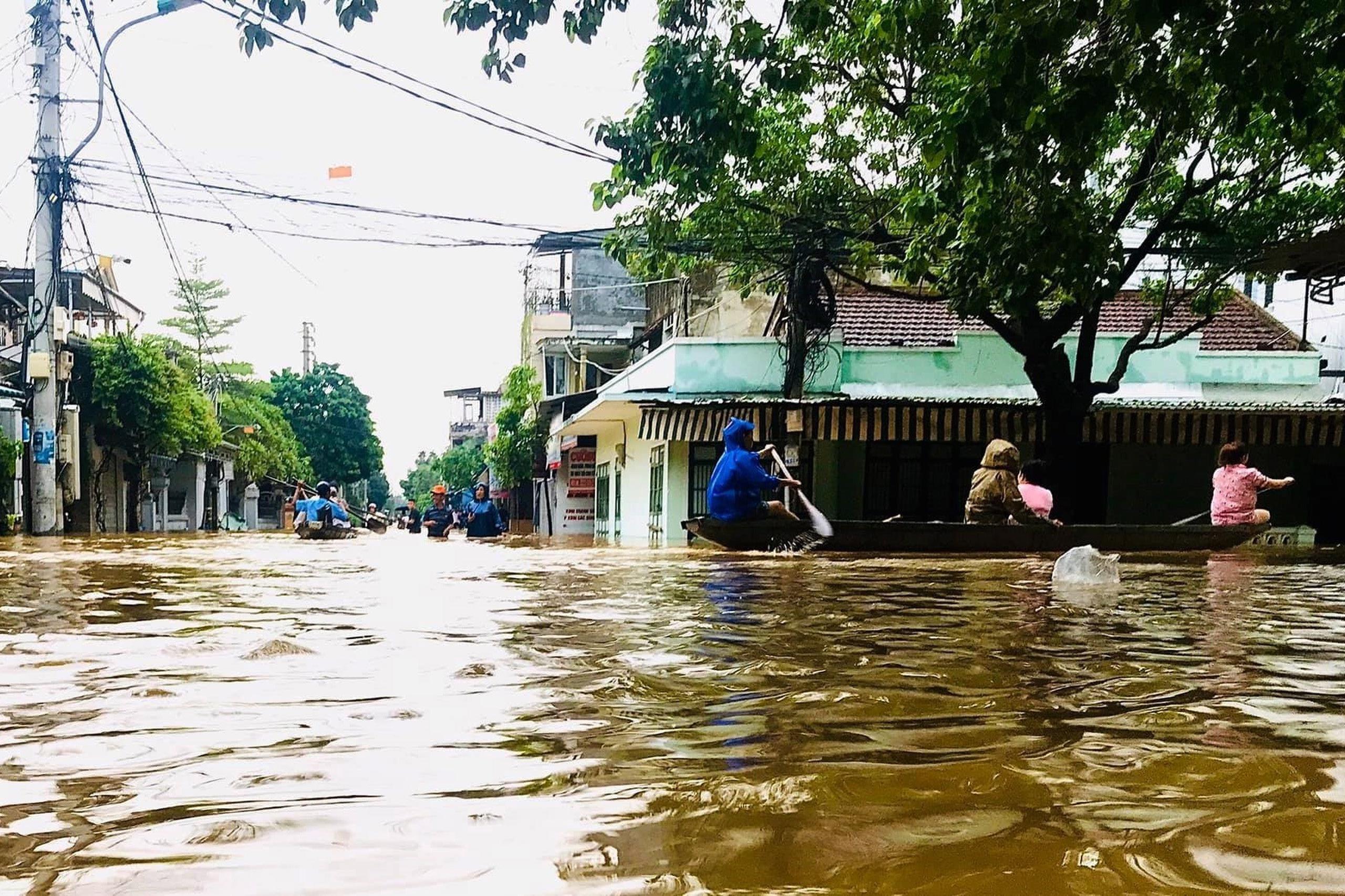 Las lluvias que azotan las provincias centrales del país desde hace casi una semana han inundado más de 130,000 casas.