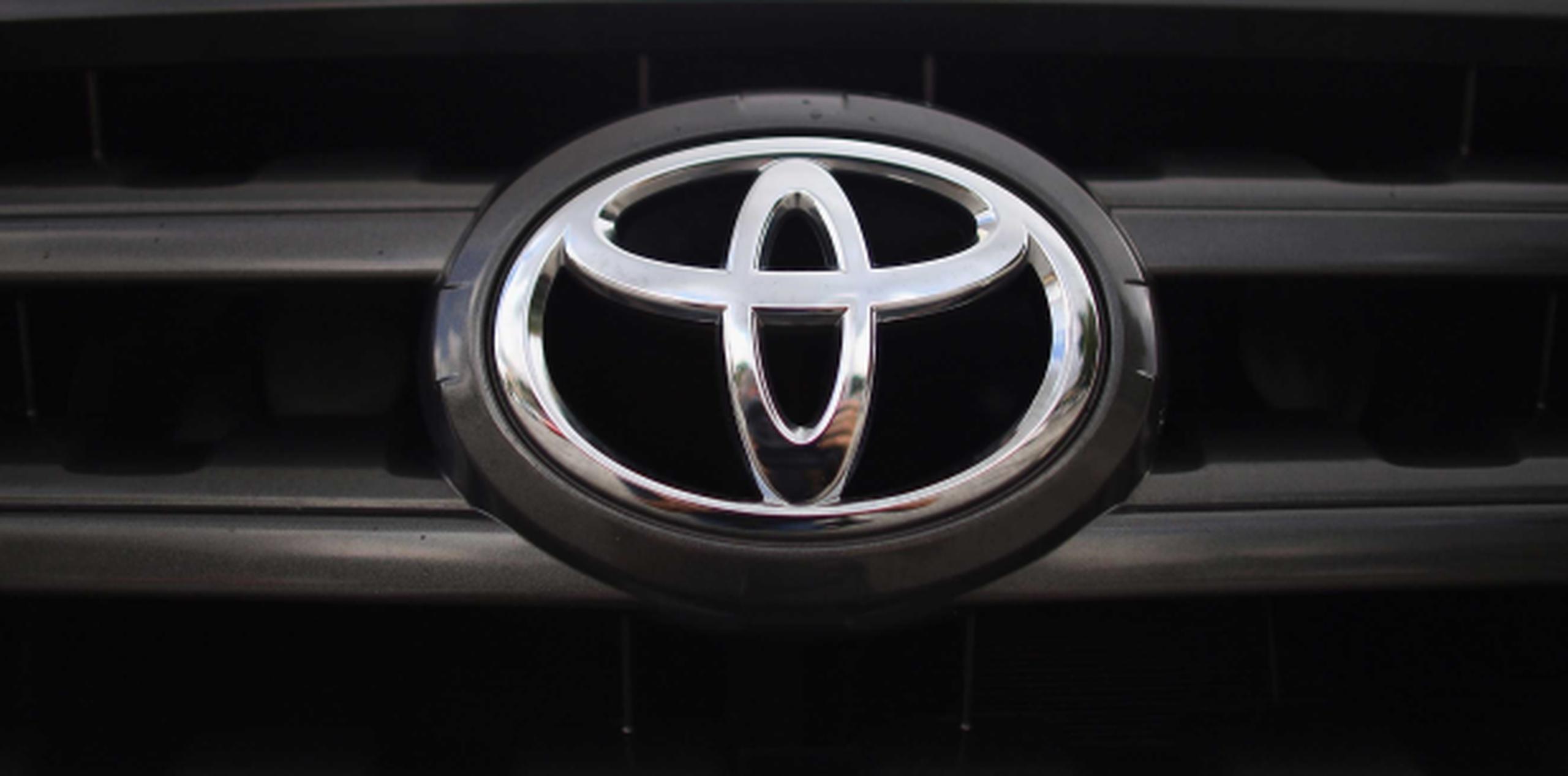 Toyota señaló que desconoce si ha habido accidentes o lesiones a causa del problema. (Archivo)