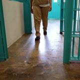 Ingresan a prisión a mujer que se atrincheró tras agredir con un machete a anciana en Ponce