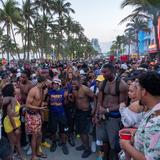 Miami Beach espera otro fin de semana de multitudes 