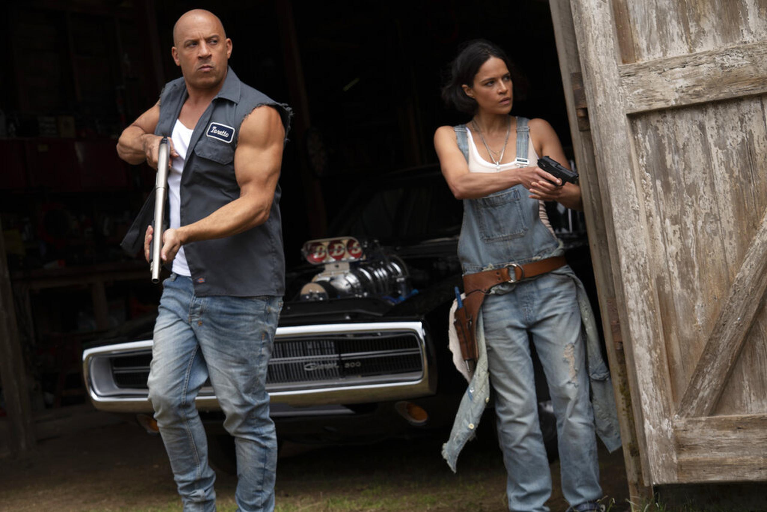 Los actores Vin Diesel y Michelle Rodríguez en una escena de "F9".