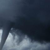 Posible tornado causa daños en Alabama; prevén más tormentas