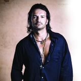 Ricardo Arjona se acerca a sus fans