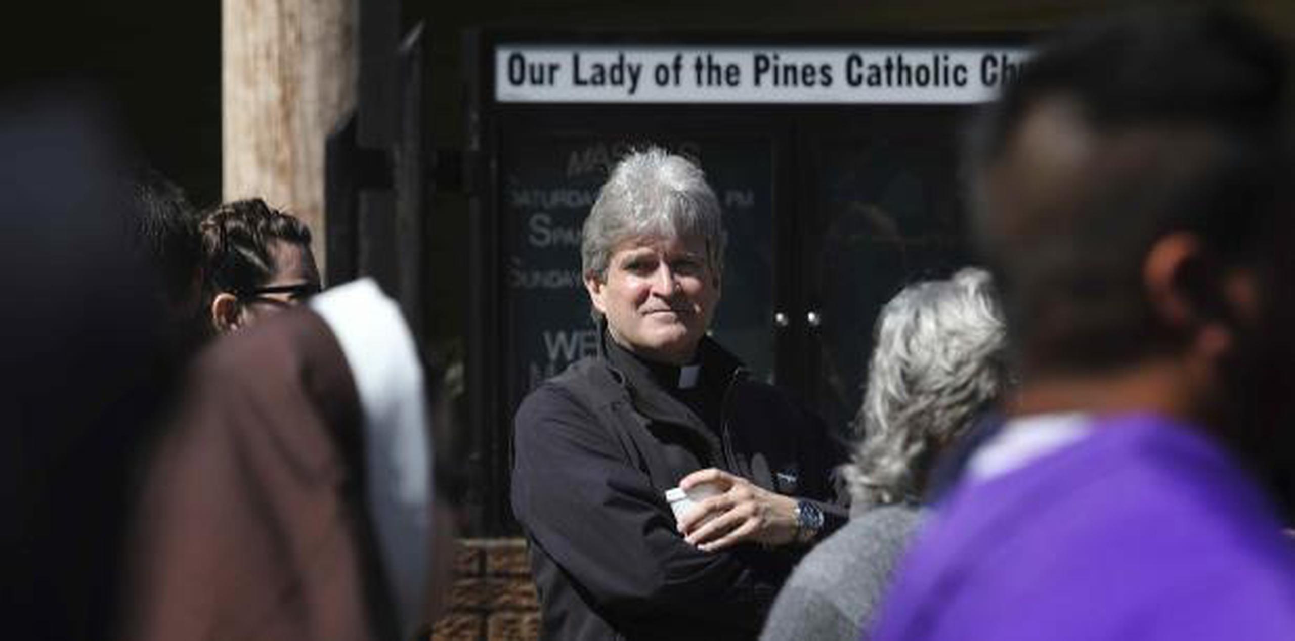 Pontikes ha acusado al sacerdote Frank Rossi (en la foto), exvicario de DiNardo, de explotar la dependencia emocional de ella hacia él para manipularla y conducirla hacia una relación sexual. (AP)