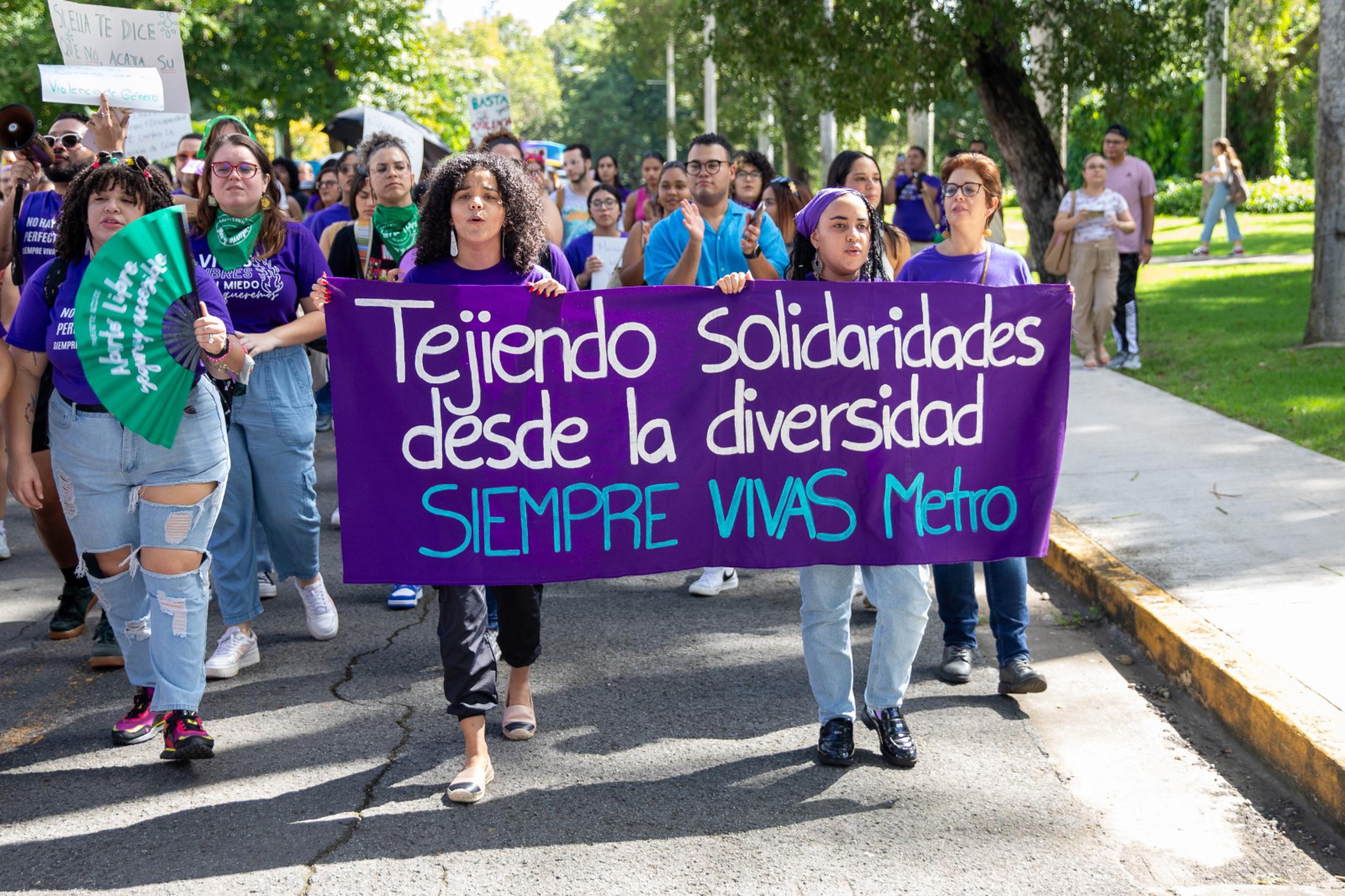 Siempre Vivas Metro es un "proyecto universitario feminista en apoyo a la erradicación de la violencia de género".