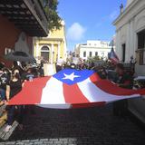 Más de 5,000 maestros se manifiestan en el Viejo San Juan