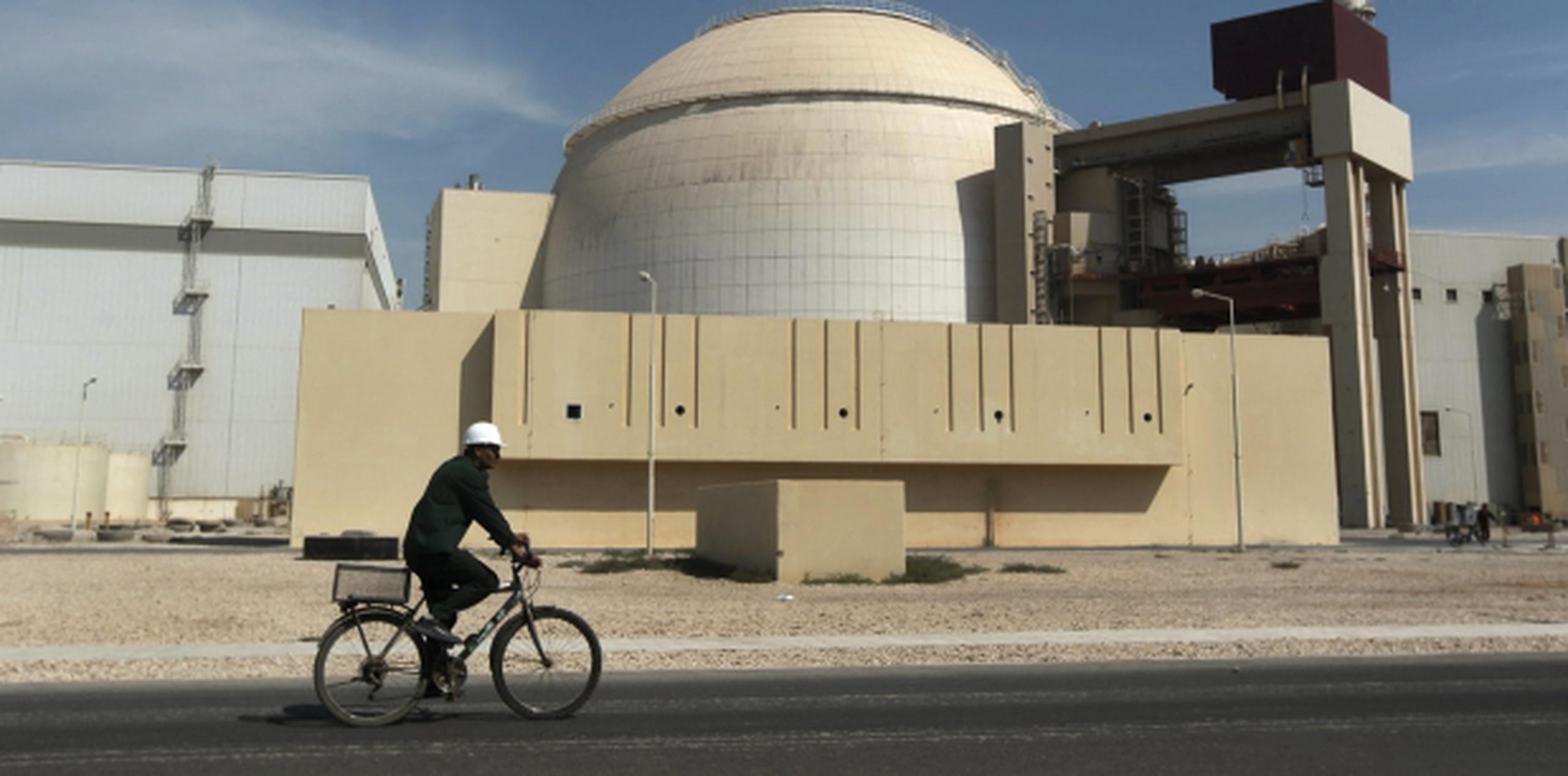 Irán tenía más de 200 kilos (más de 441 libras) de uranio enriquecido al 20% cuando se logró el acuerdo y comenzó a reducir la cifra poco después. (AP)