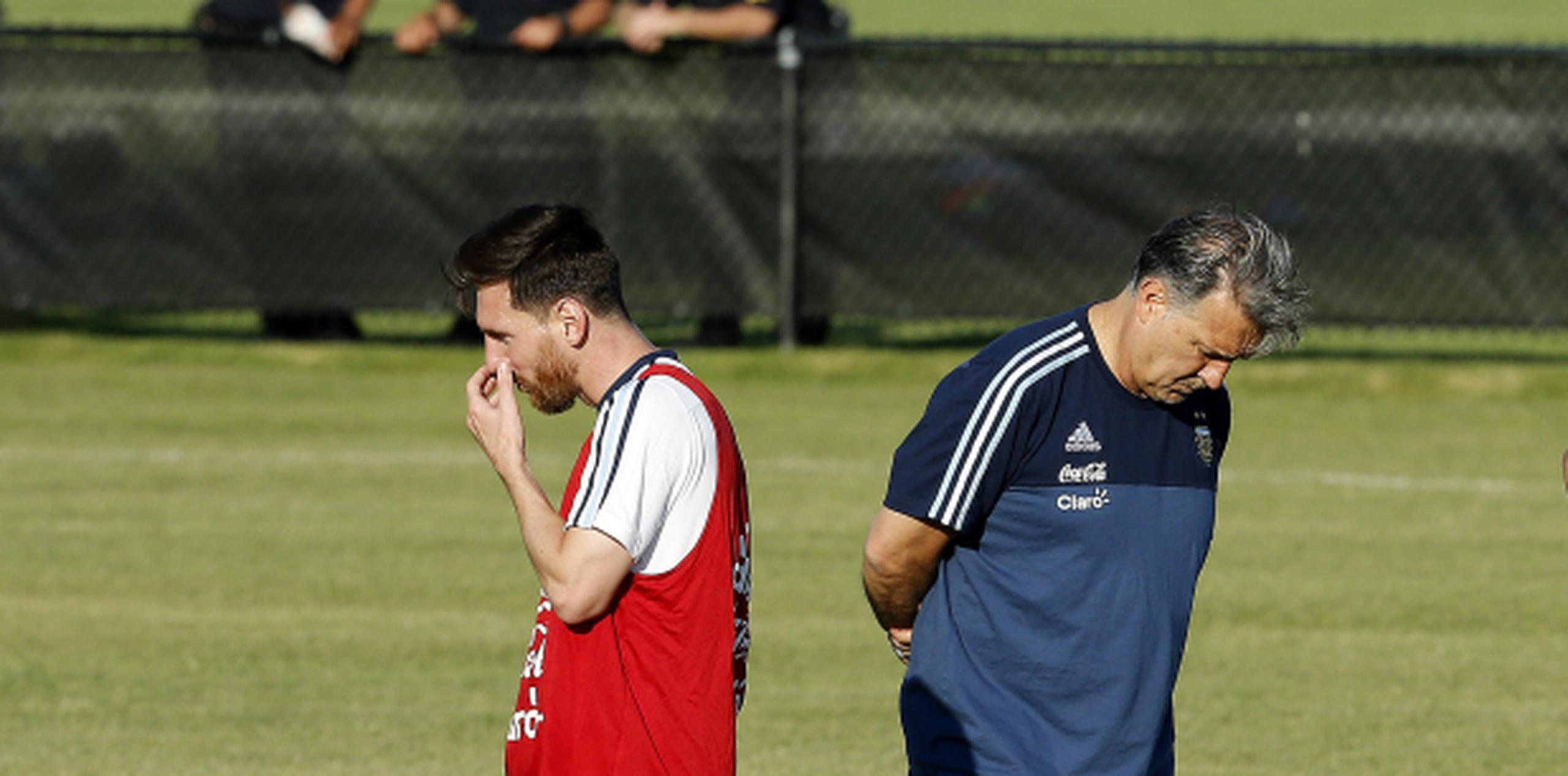 Lionel Messi y Gerardo Martino. (Agencia EFE)