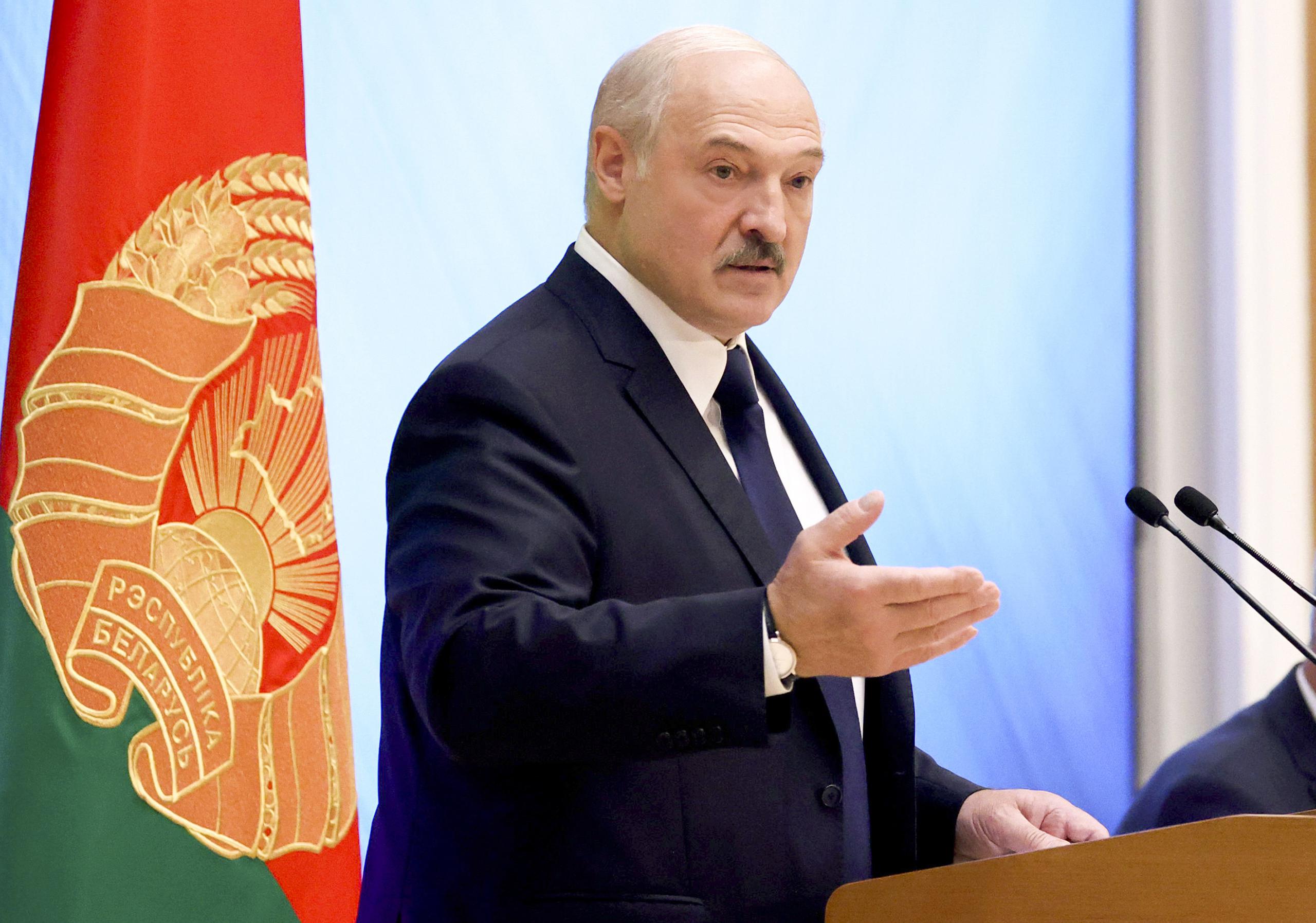 El presidente de Bielorrusia, Alexander Lukashenko, durante un encuentro con activistas políticos de su país, en Minsk, Bielorrusia.
