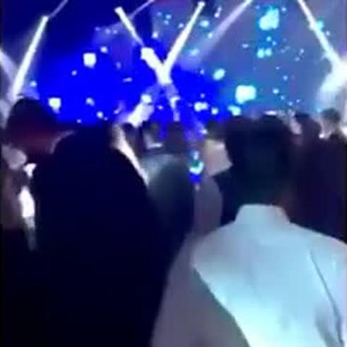 Shakira y Piqué bailan en la boda de Messi