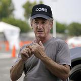 El actor Sean Penn lucha contra COVID-19 brindando pruebas gratuitas