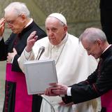 El papa lamenta que “pueblos cristianos piensan en hacer la guerra” 