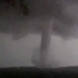 Poderoso tornado causa graves daños en zona de Dallas
