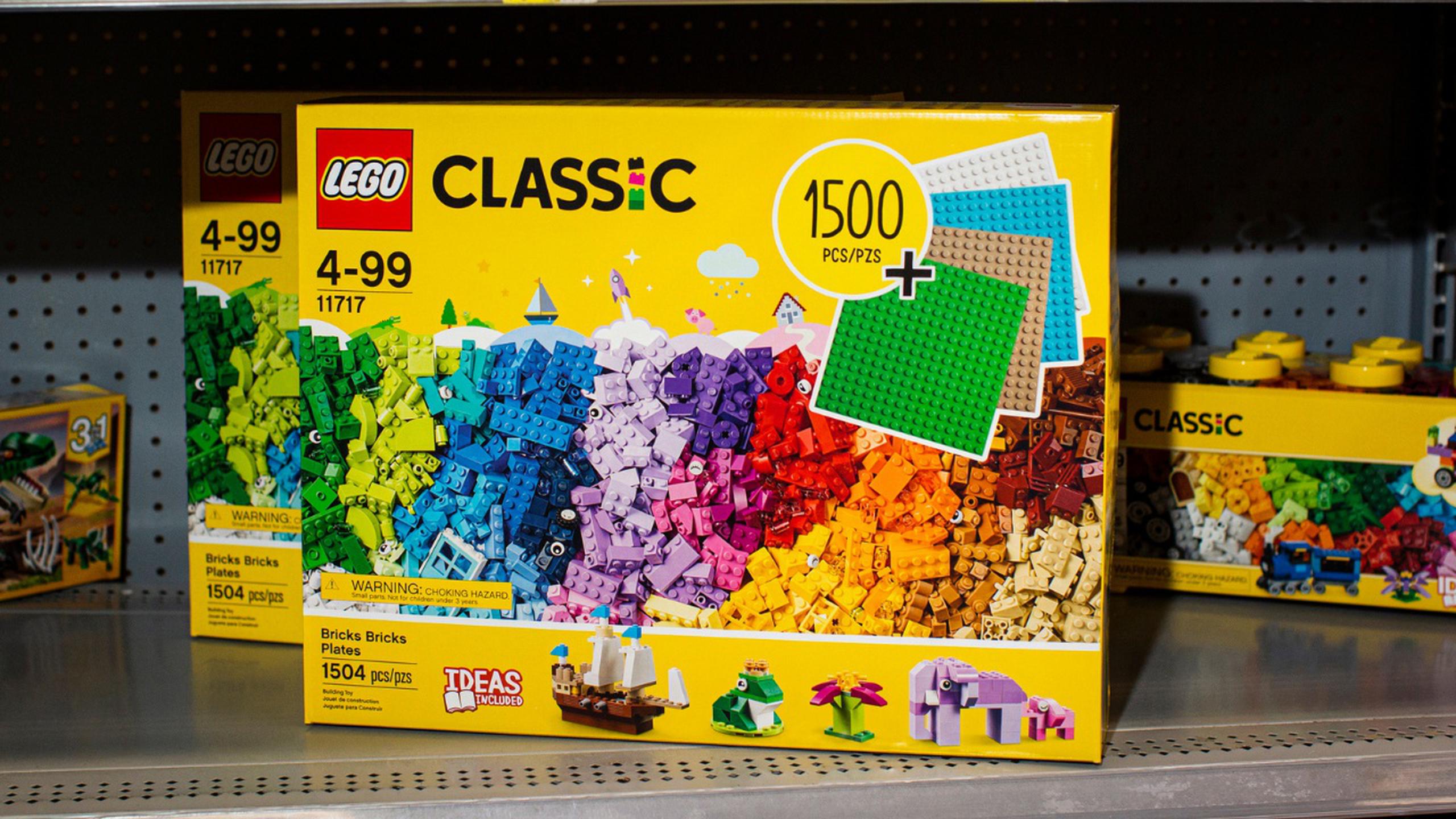 Lego Classic 1,500 piezas de Walmart en los centros comerciales Developers Diversified PR.