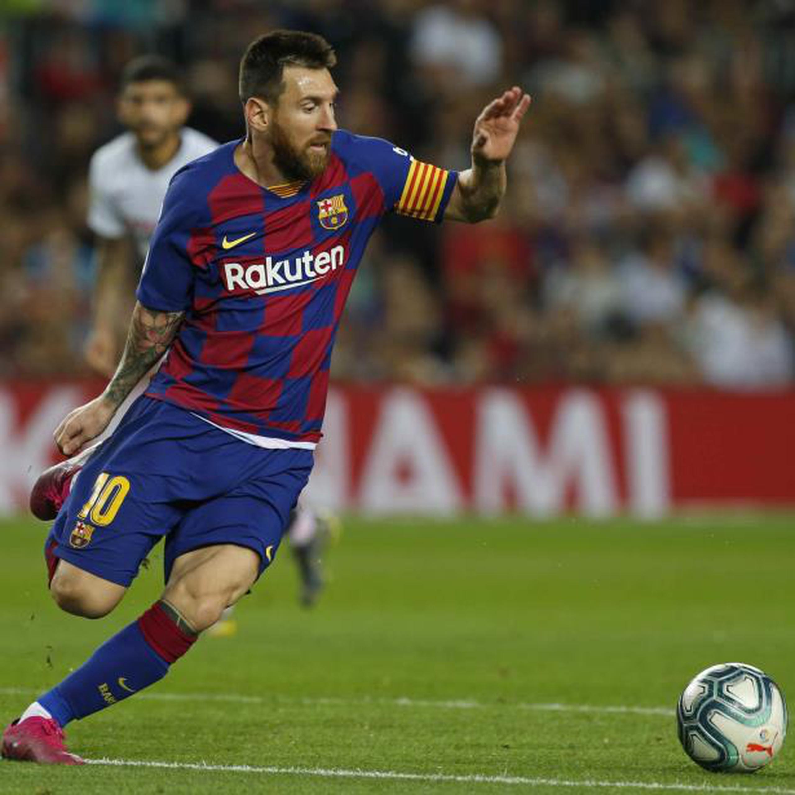 Para el argentino Messi, en España lo utilizaron como chivo expiatorio en asuntos fiscales contra deportistas. Ello le llevó a considerar abandonar al Barsa en algún momento. (AP)