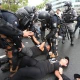 Arrestados por protesta en la Milla de Oro serán acusados en los próximos días.