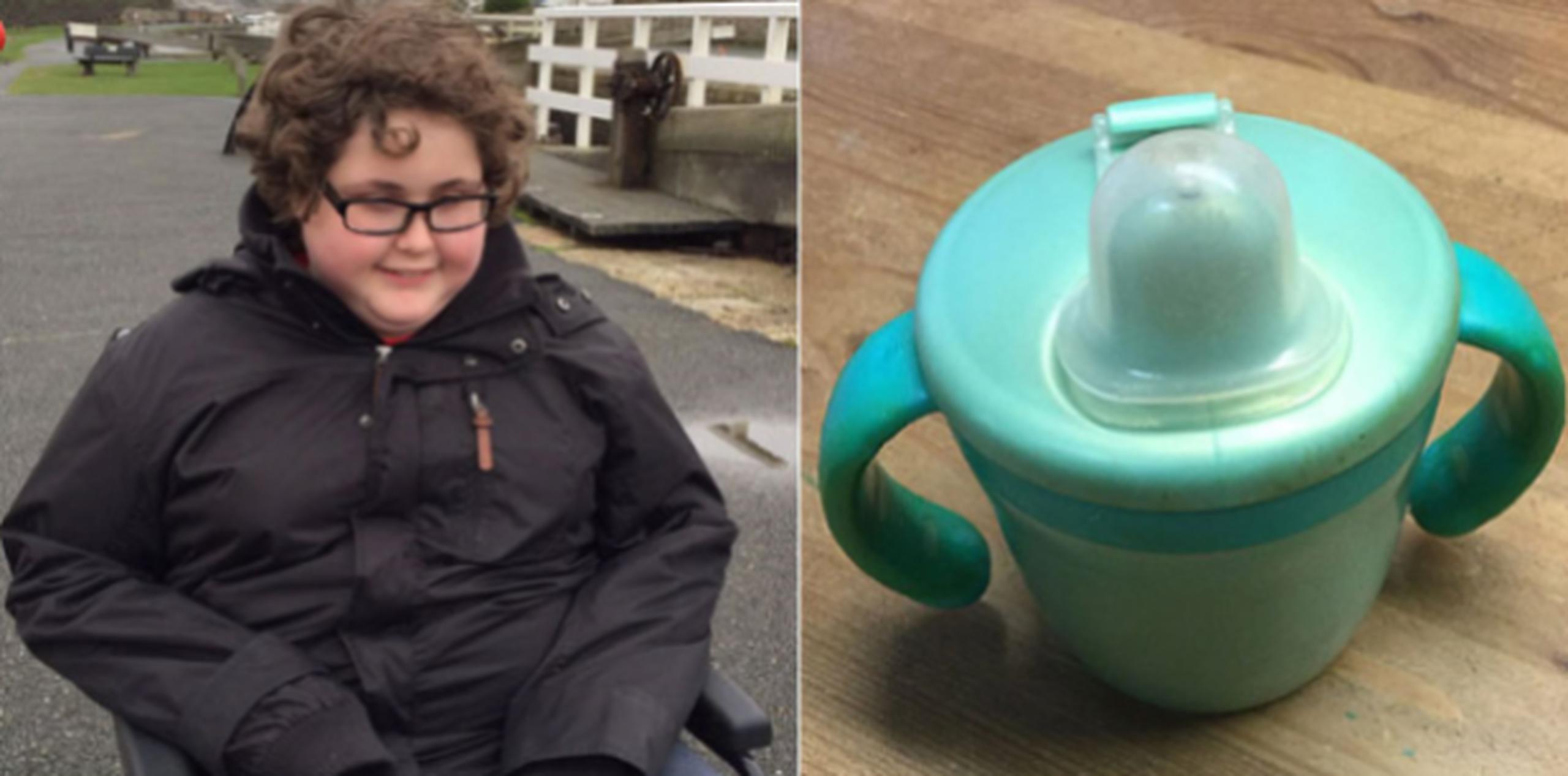 El niño desarrolló una verdadera obsesión por una taza plástica con boquilla muy específica, que usa para beber líquidos desde que tenía dos años.  (Emol)
