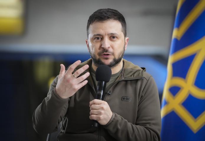 "Ucrania no puede ser conquistada, que nuestra gente no se rendirá y que nuestros niños no serán propiedad de los invasores", sostuvo Volodymyr Zelenskyy en su discurso.