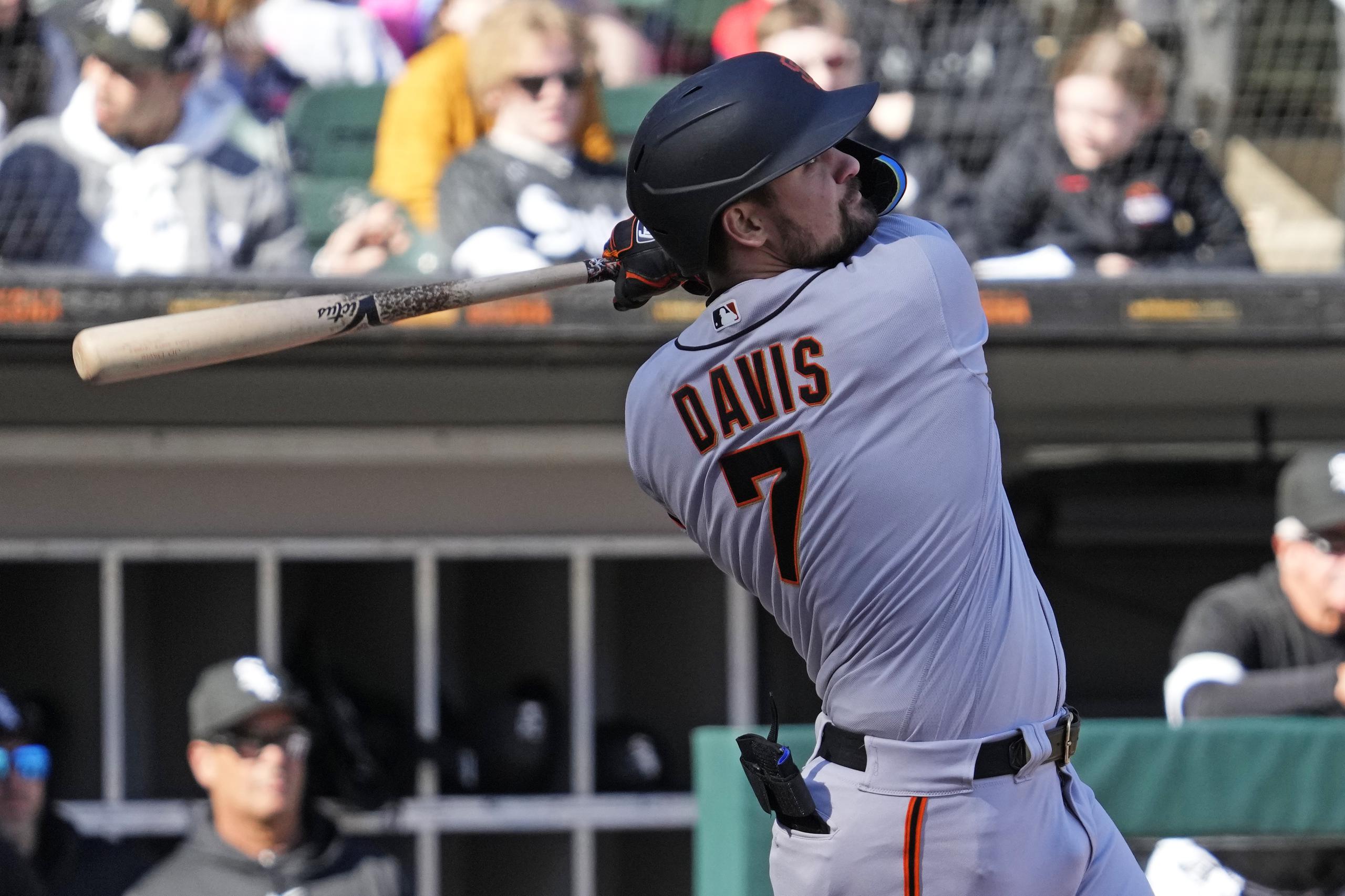 J.D. Davis, de los Giants de San Francisco, conecta un 'grand slam' ante los White Sox de Chicago.